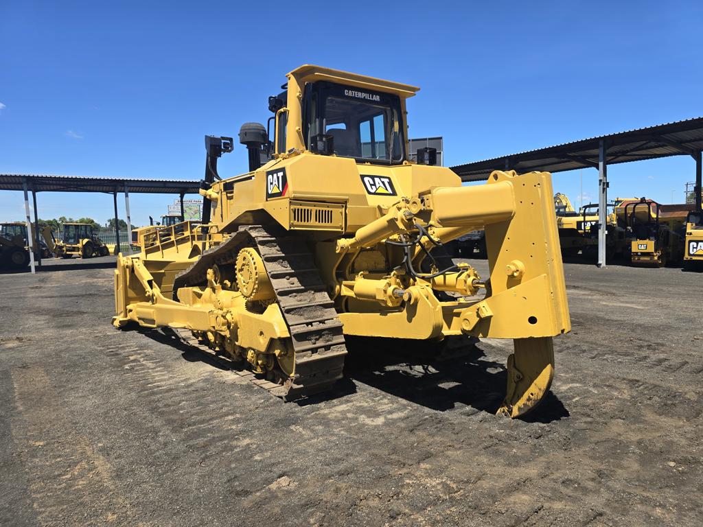 CATERPILLAR D8R DOZER