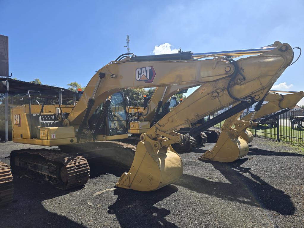CATERPILLAR 320 EXCAVATOR