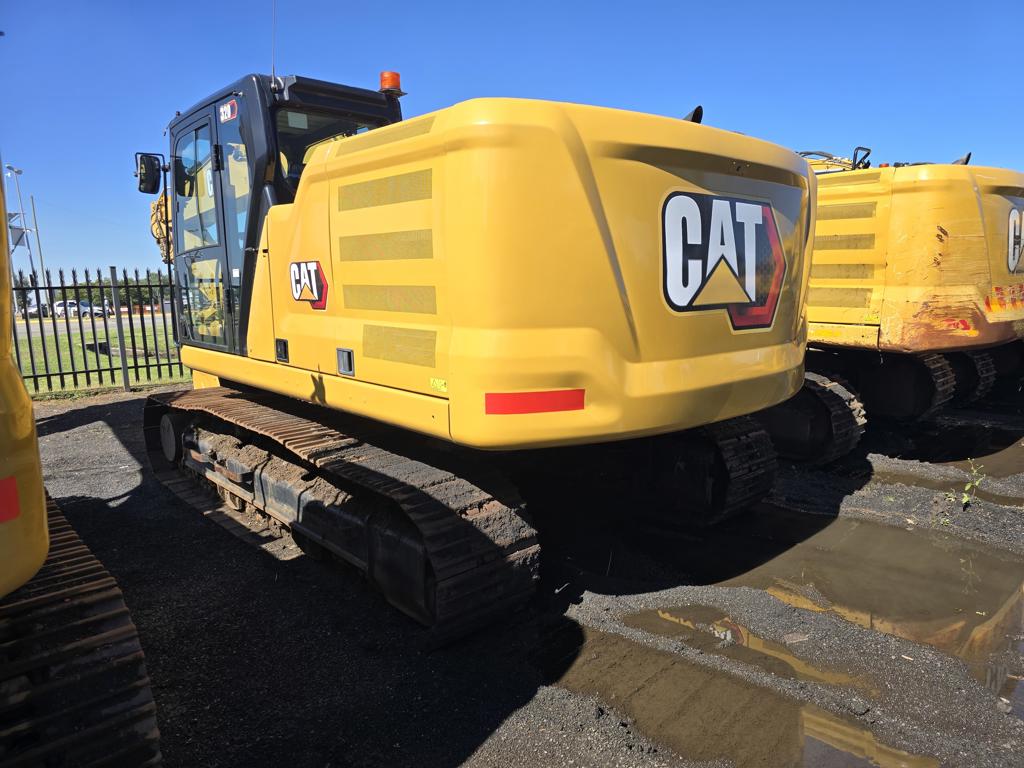 CATERPILLAR 320 EXCAVATOR