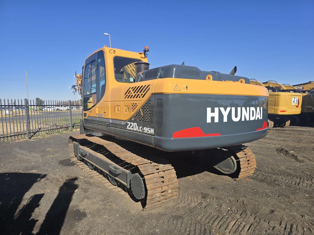 HYUNDAI 225LC-9SH EXCAVATOR