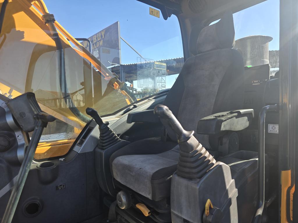HYUNDAI 225LC-9SH EXCAVATOR