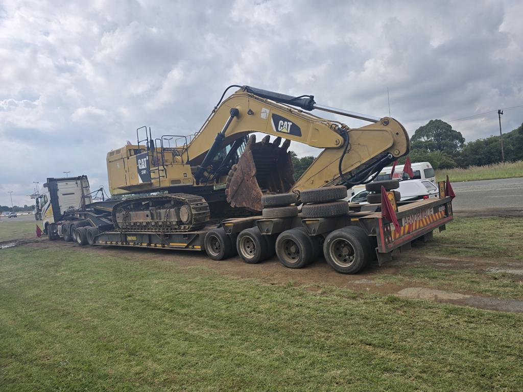 CATERPILLAR 374FL EXCAVATOR